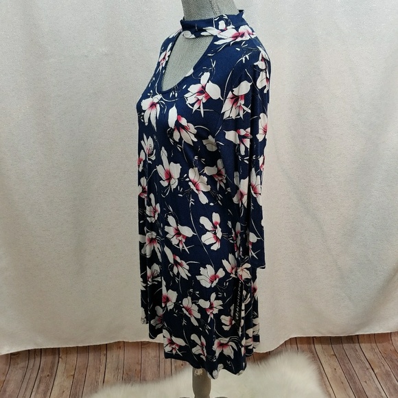 🎀3/$25 Madison Leigh Floral Choker Dress - Picture 3 of 6